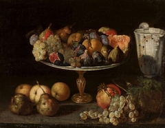 Pedestal plate with southern fruit