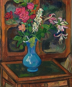 Bouquet de fleurs sur une petite table by Suzanne Valadon