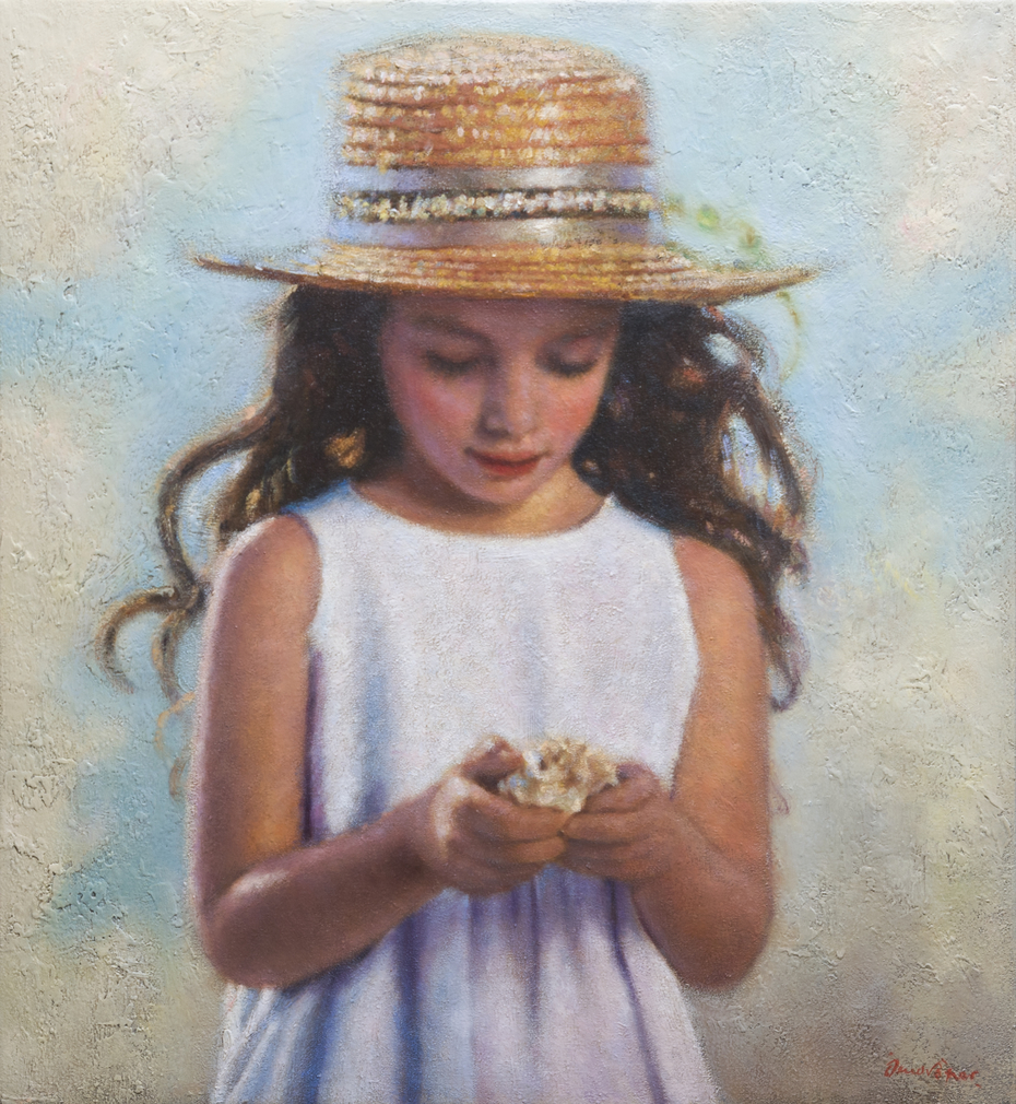 "Little girl with a straw hat"
